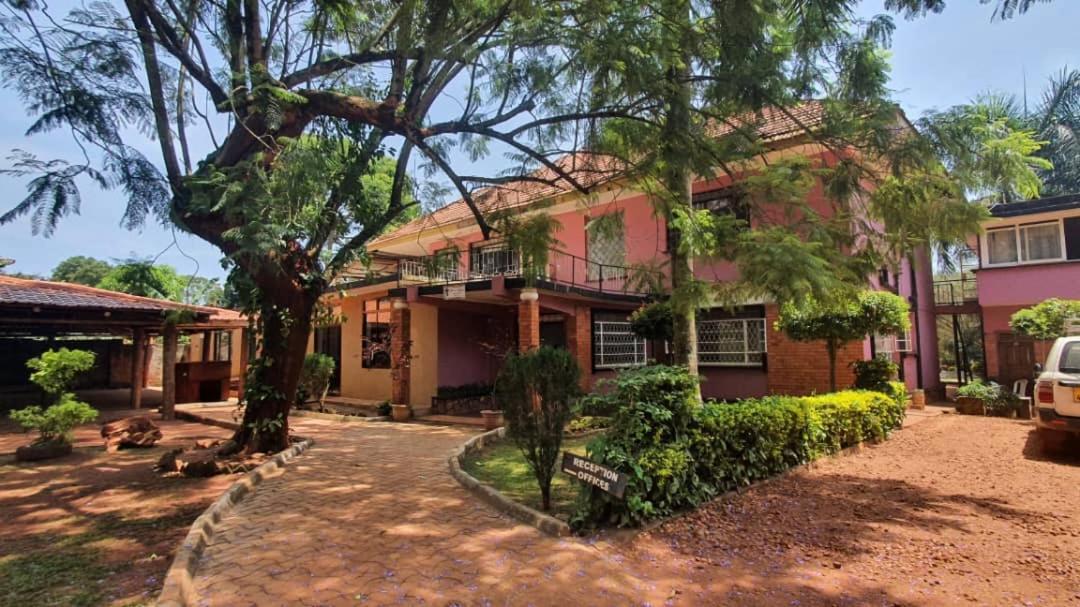 Arise Africa Christian Guesthouse Jinja Bagian luar foto