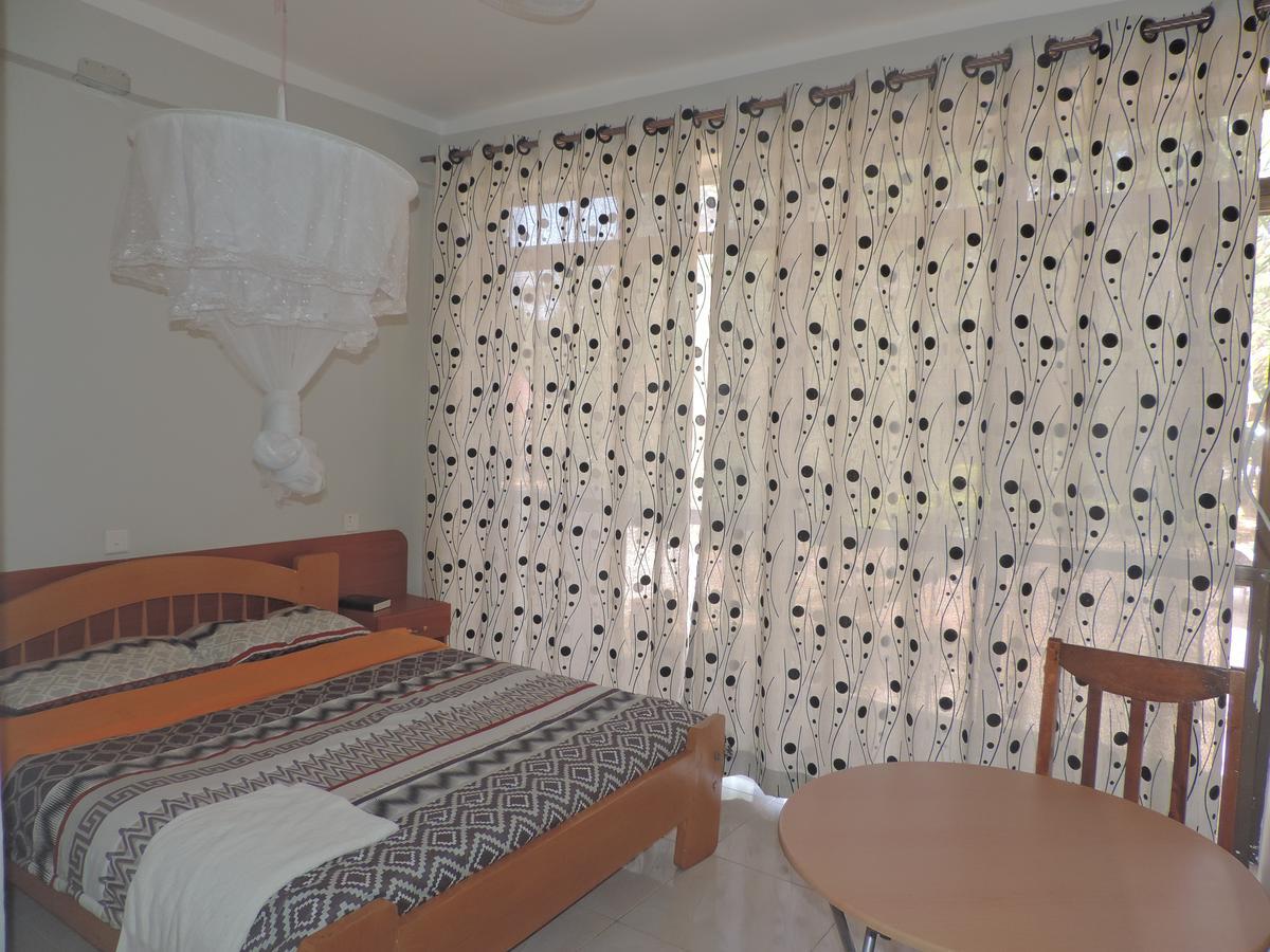 Arise Africa Christian Guesthouse Jinja Bagian luar foto